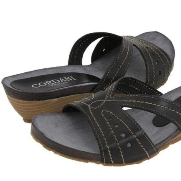 Cordani Black Slip On Slides Sandal Size 37 US 7 Leather Summer New - Picture 1 of 8